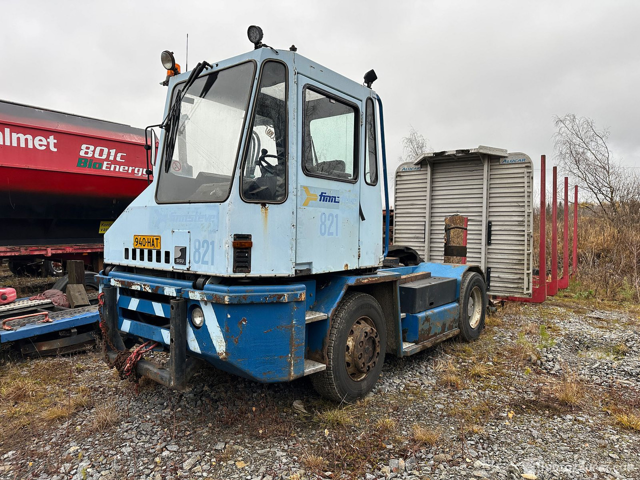 Sisu 4X4 Vetomestari terminaalitraktori, Kurikka - Tracteur portuaire: photos 1 Sisu 4X4 Vetomestari terminaalitraktori, Kurikka - Tracteur portuaire: photos 1