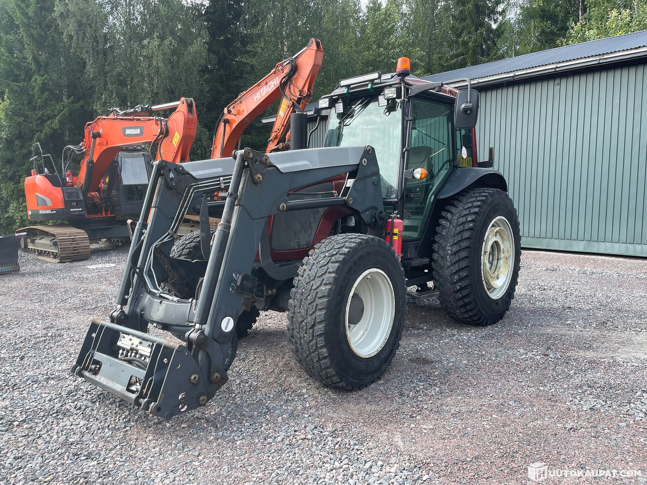 Valtra A93 Unlimited tractor with loader, 2016, Lohja - Tracteur agricole: photos 2 Valtra A93 Unlimited tractor with loader, 2016, Lohja - Tracteur agricole: photos 2