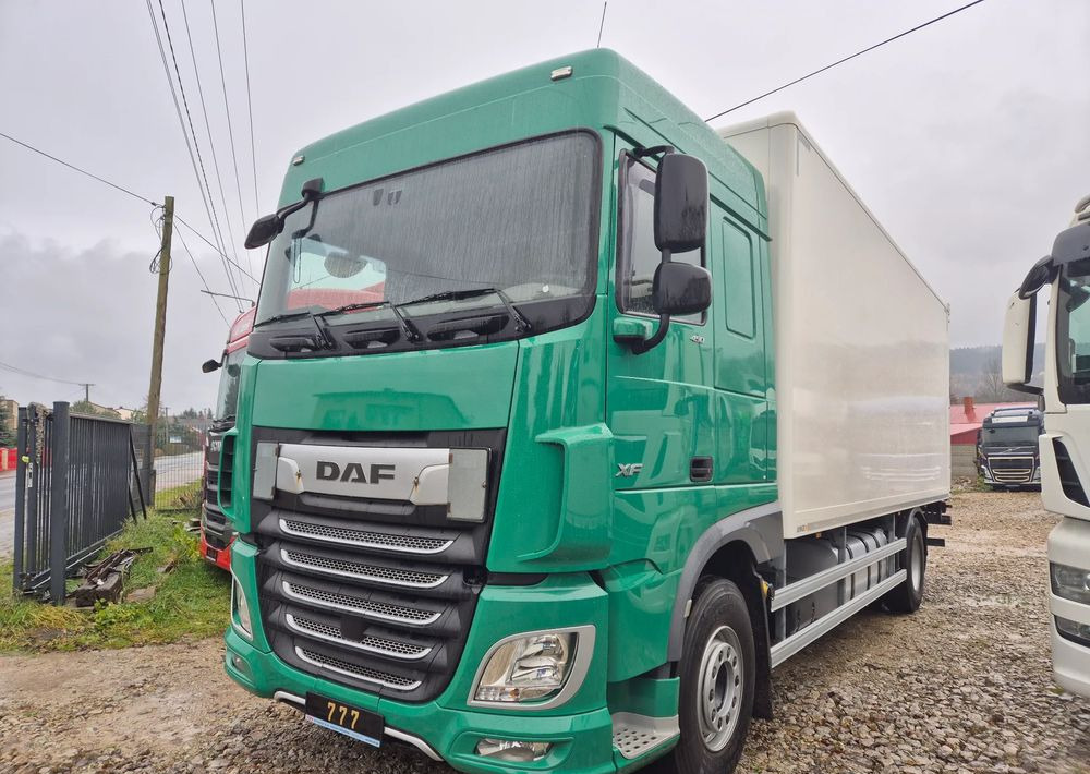 DAF XF ORYGINALNY PRZEBIEG z Niemiec / TANDEM ZESTAW PRZEJAZDOWY Z WINDĄ - Camion fourgon: photos 1 DAF XF ORYGINALNY PRZEBIEG z Niemiec / TANDEM ZESTAW PRZEJAZDOWY Z WINDĄ - Camion fourgon: photos 1