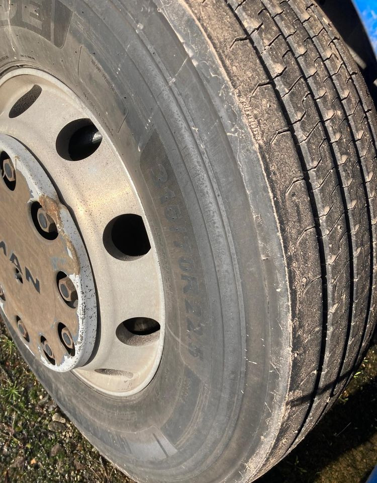 MAN TGS 18.400 NAUKA JAZDY z Niemiec NISKA KABINA ELKA AUTOMAT 4x2 STANDARD 315/70r22.5 SUPER STAN TGX 470 460 420 430 500 510 400 360 410 - Tracteur routier: photos 4 MAN TGS 18.400 NAUKA JAZDY z Niemiec NISKA KABINA ELKA AUTOMAT 4x2 STANDARD 315/70r22.5 SUPER STAN TGX 470 460 420 430 500 510 400 360 410 - Tracteur routier: photos 4