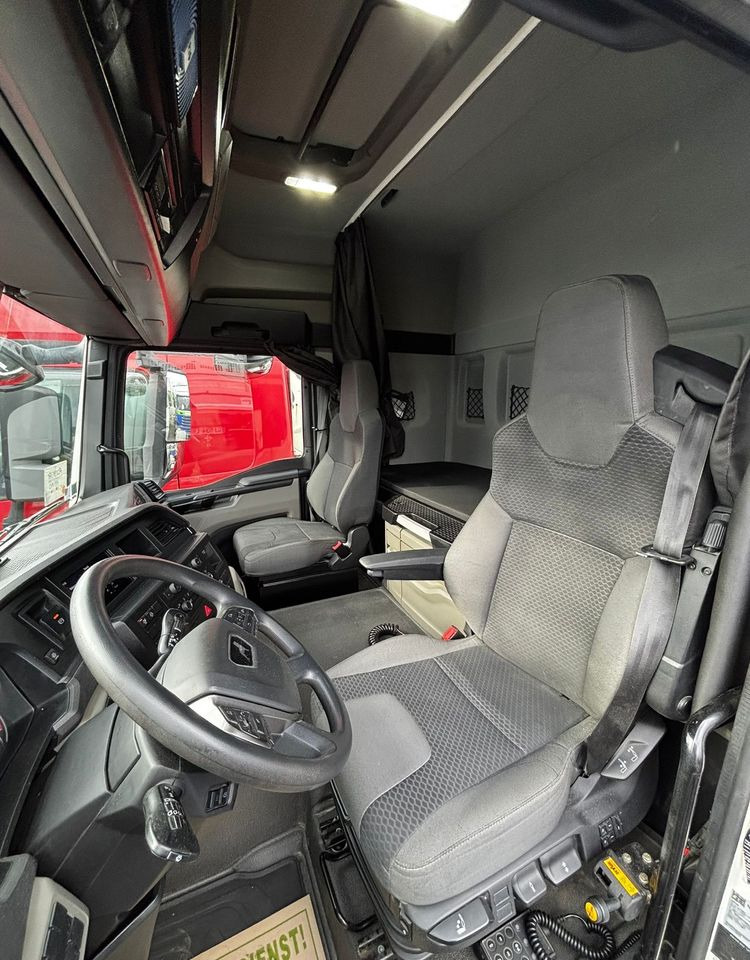 MAN TGS 18.470 NAUKA JAZDY STANDARD 4x2 / TGX 18.360 400 510 460 500 TOP STAN / ŚWIEŻO SPROWADZONY - Tracteur routier: photos 5 MAN TGS 18.470 NAUKA JAZDY STANDARD 4x2 / TGX 18.360 400 510 460 500 TOP STAN / ŚWIEŻO SPROWADZONY - Tracteur routier: photos 5