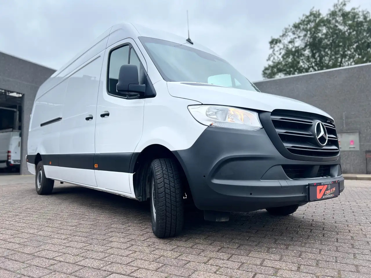 Mercedes-Benz Sprinter 317 L3H2 (38.250ex) 3.5T SLEEP|CARPLAY|CAMERA|PTS - Fourgon utilitaire: photos 3 Mercedes-Benz Sprinter 317 L3H2 (38.250ex) 3.5T SLEEP|CARPLAY|CAMERA|PTS - Fourgon utilitaire: photos 3