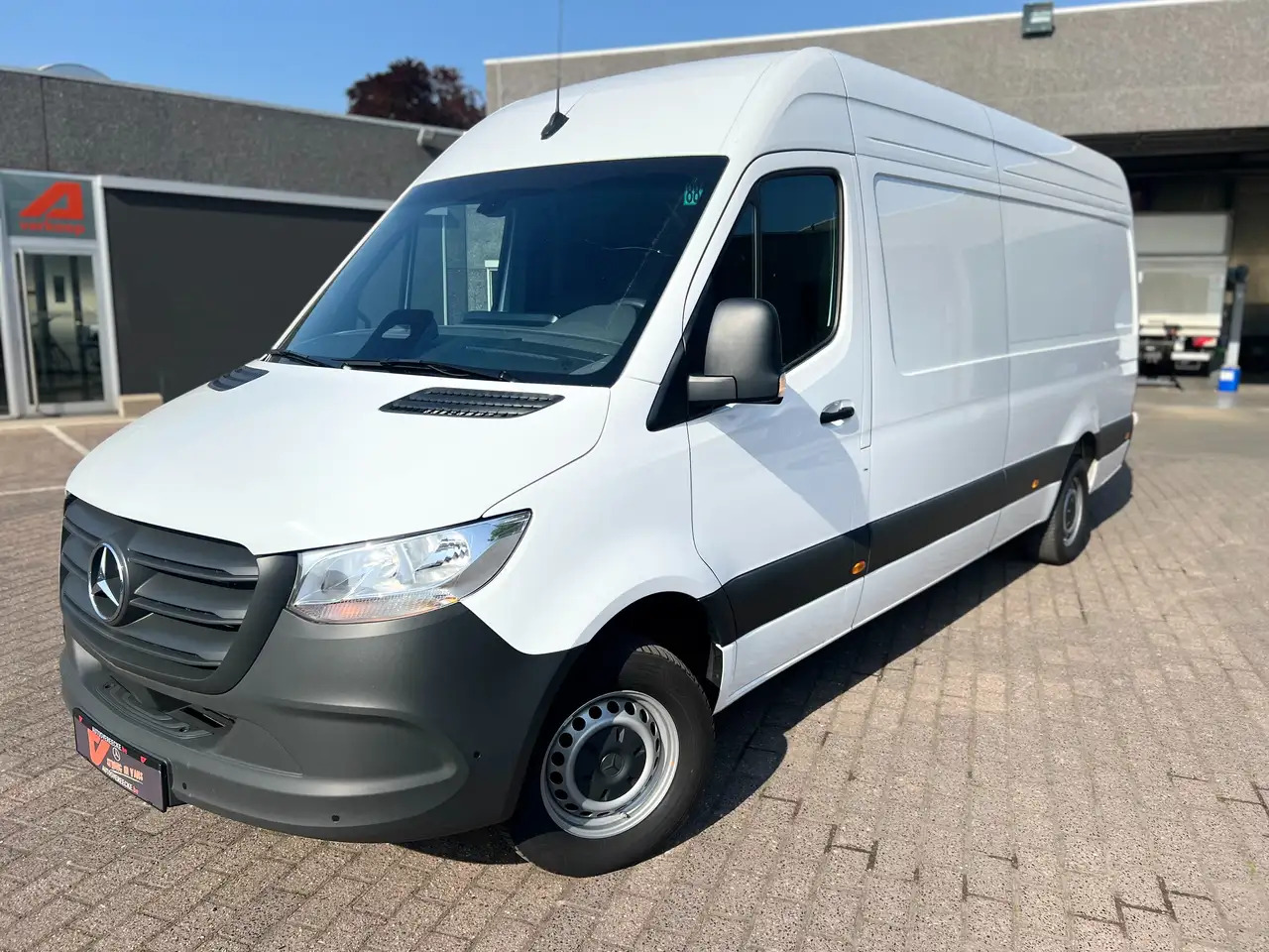 Mercedes-Benz Sprinter 317 L3H2 PRO (35.950ex) FACELIFT |CAMERA| 11" MBUX - Fourgon utilitaire: photos 2 Mercedes-Benz Sprinter 317 L3H2 PRO (35.950ex) FACELIFT |CAMERA| 11" MBUX - Fourgon utilitaire: photos 2