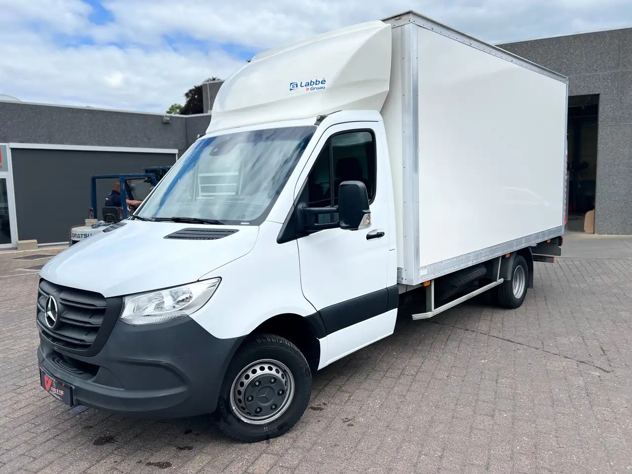 Mercedes-Benz Sprinter 515 KAST+LIFT + SPOILER (36.000ex) 2.300M - Fourgon grand volume: photos 2 Mercedes-Benz Sprinter 515 KAST+LIFT + SPOILER (36.000ex) 2.300M - Fourgon grand volume: photos 2