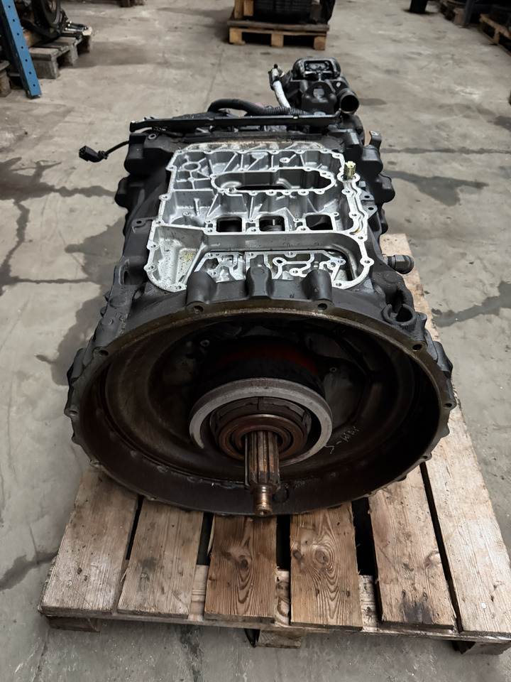 Iveco Hi-Way S-Way - Boîte de vitesse: photos 2 Iveco Hi-Way S-Way - Boîte de vitesse: photos 2