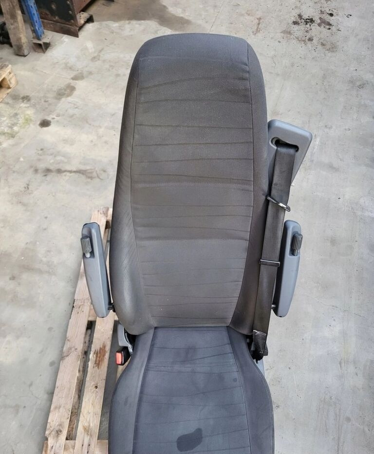 Scania R Euro 6 2189660 Scania R Euro 6 2189660 truck - Siège pour Camion: photos 3 Scania R Euro 6 2189660 Scania R Euro 6 2189660 truck - Siège pour Camion: photos 3