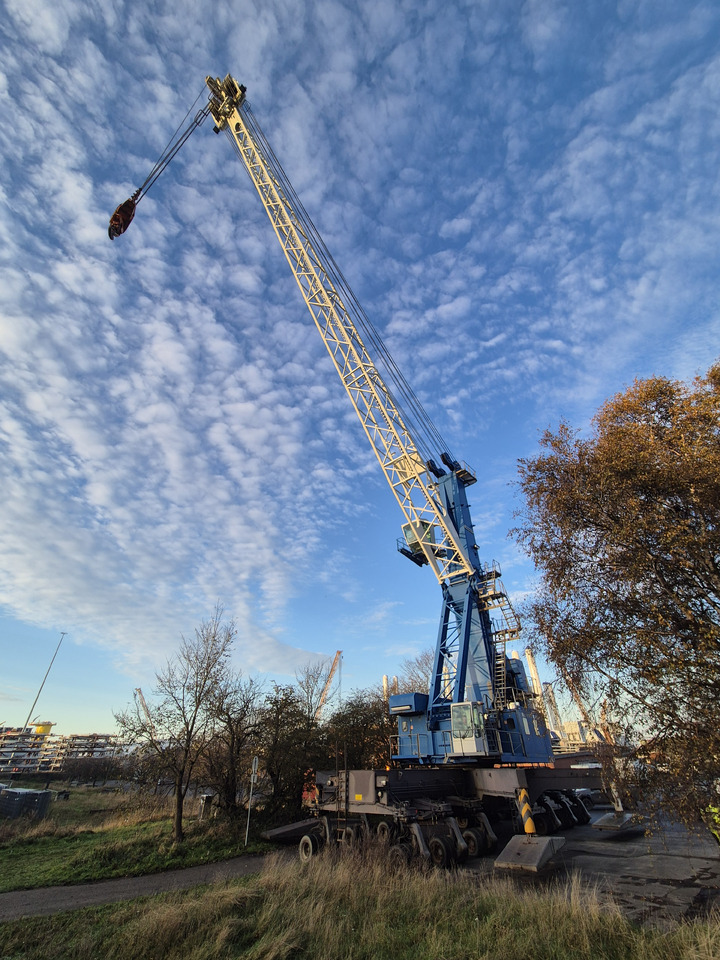 Liebherr LHM250 - Équipement portuaire: photos 2 Liebherr LHM250 - Équipement portuaire: photos 2