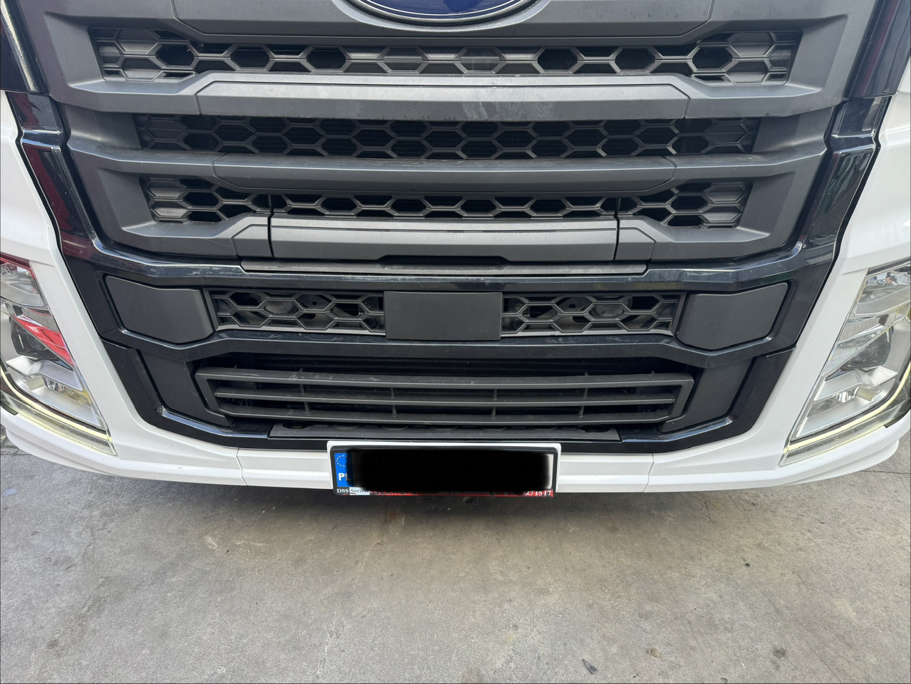 Ford F-Max 500 - Pare-chocs pour Camion: photos 2 Ford F-Max 500 - Pare-chocs pour Camion: photos 2