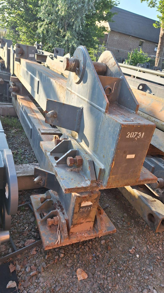 LIEBHERR Unterwagen 256HC - Grue: photos 2 LIEBHERR Unterwagen 256HC - Grue: photos 2