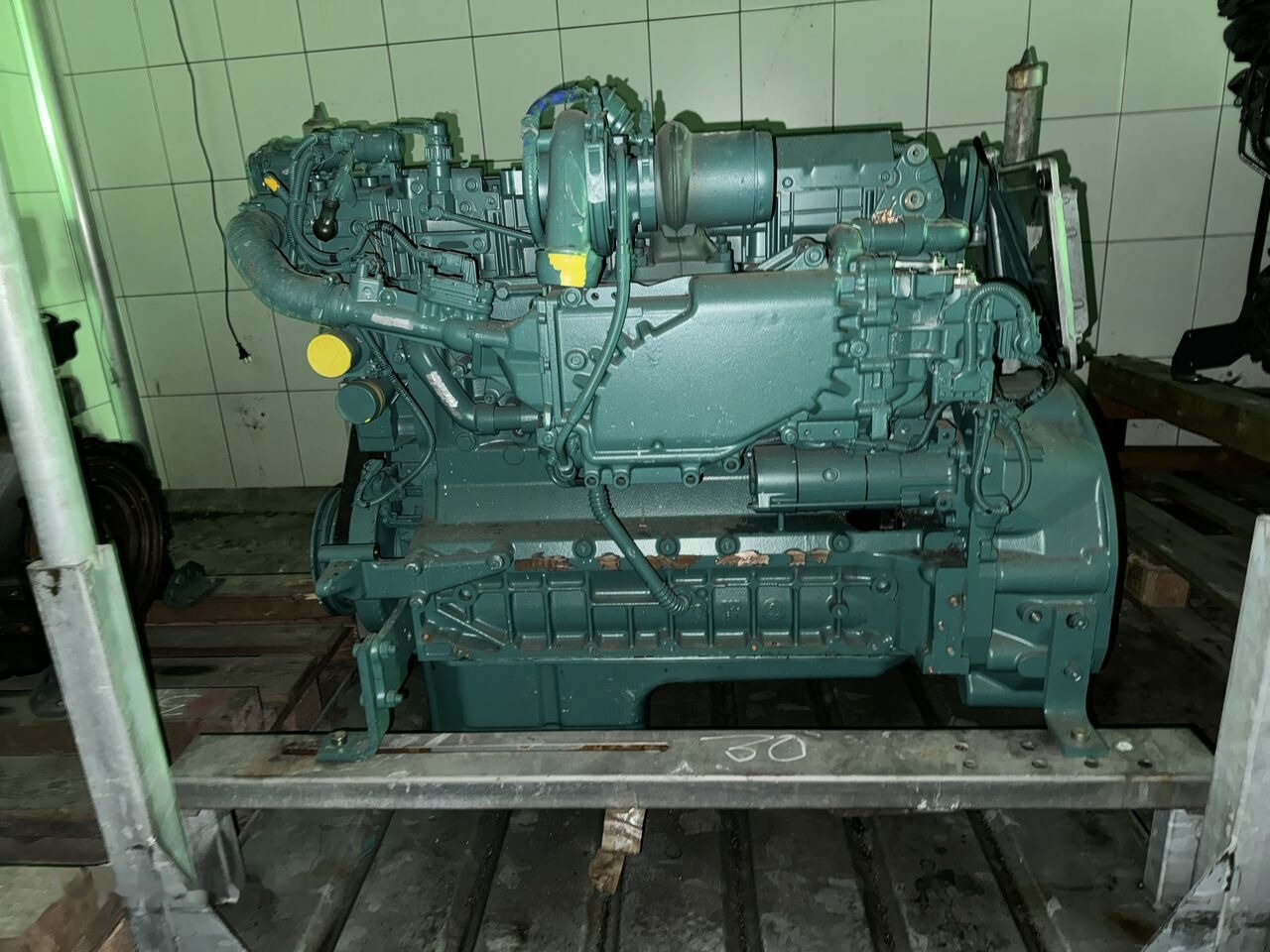 Volvo D6J rok 2018 - Moteur pour Pelle: photos 2 Volvo D6J rok 2018 - Moteur pour Pelle: photos 2