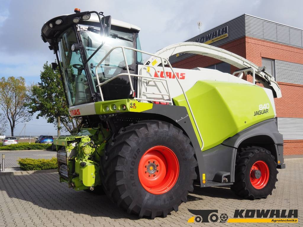 Claas Jaguar 840 4WD - Ensileuse: photos 1 Claas Jaguar 840 4WD - Ensileuse: photos 1
