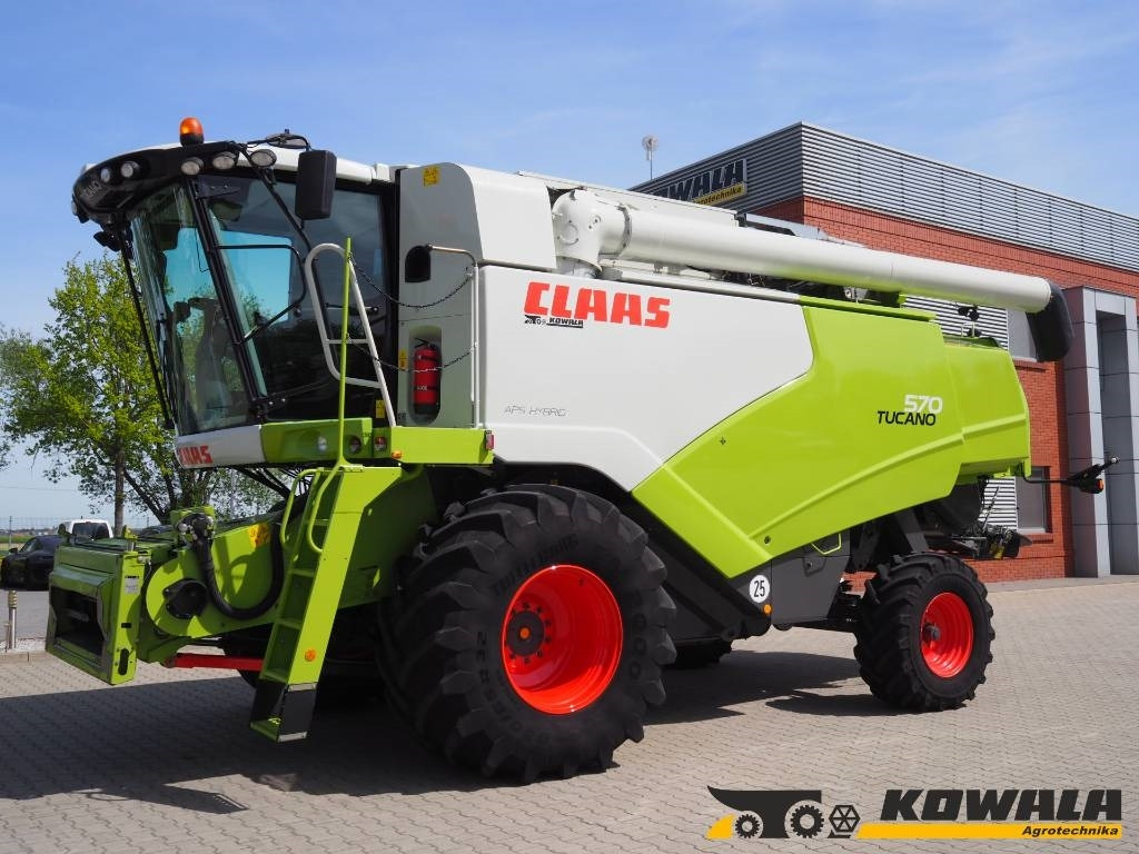 Claas Tucano 570 + V770 - Moissonneuse-batteuse: photos 1 Claas Tucano 570 + V770 - Moissonneuse-batteuse: photos 1