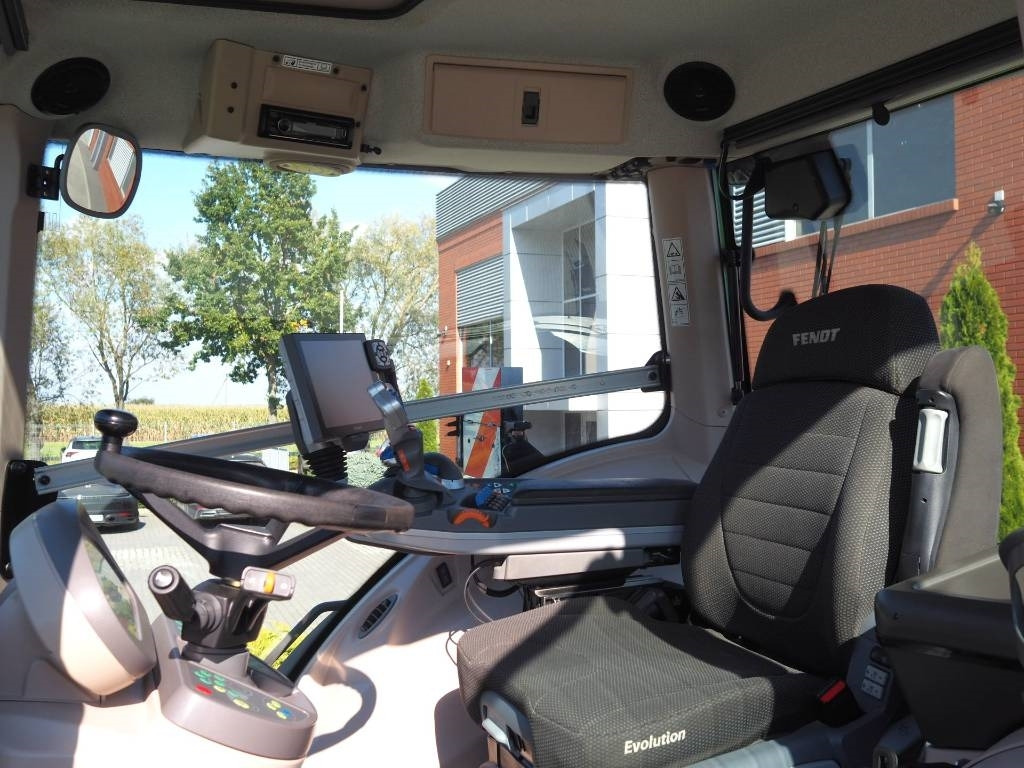 Fendt 824 Vario S4 ProfiPlus, GPS - Tracteur agricole: photos 5 Fendt 824 Vario S4 ProfiPlus, GPS - Tracteur agricole: photos 5