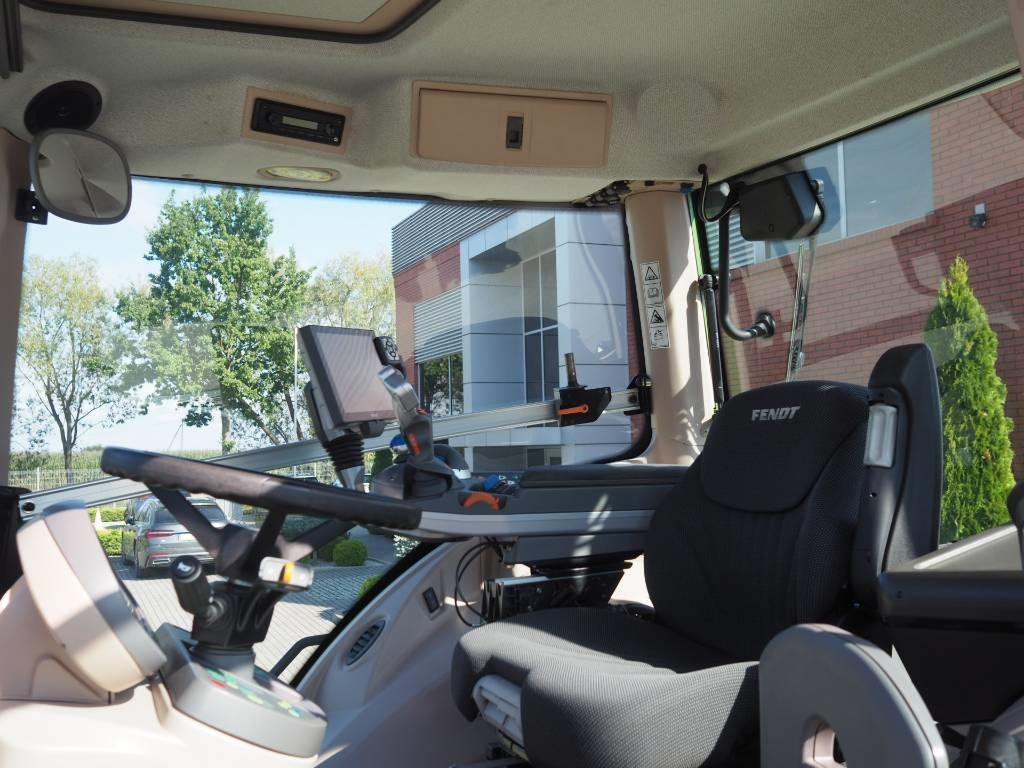 Fendt 828 Vario S4 ProfiPlus, GPS - Tracteur agricole: photos 5 Fendt 828 Vario S4 ProfiPlus, GPS - Tracteur agricole: photos 5