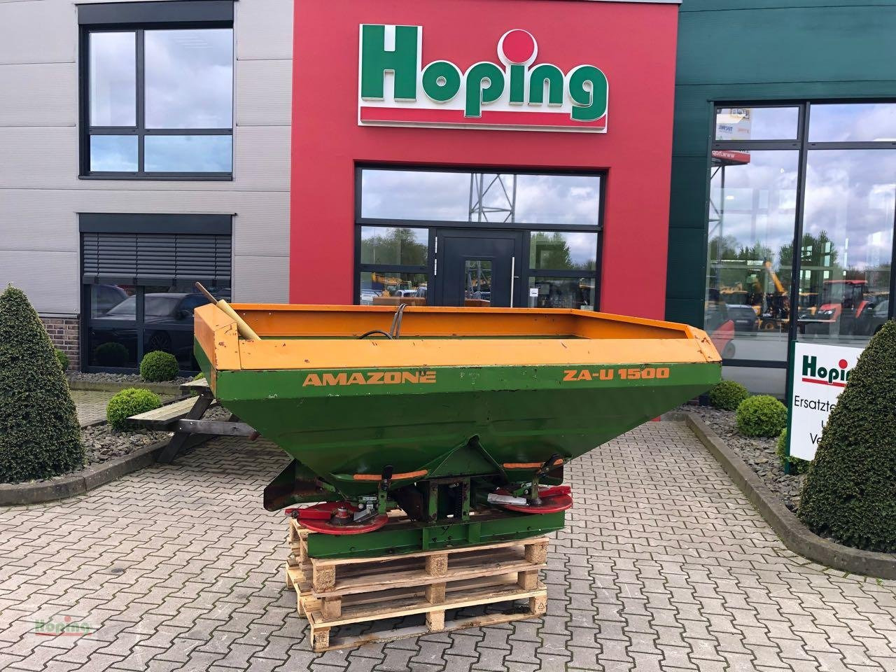 Amazone ZAU 1500 - Distributeur d'engrais: photos 1 Amazone ZAU 1500 - Distributeur d'engrais: photos 1