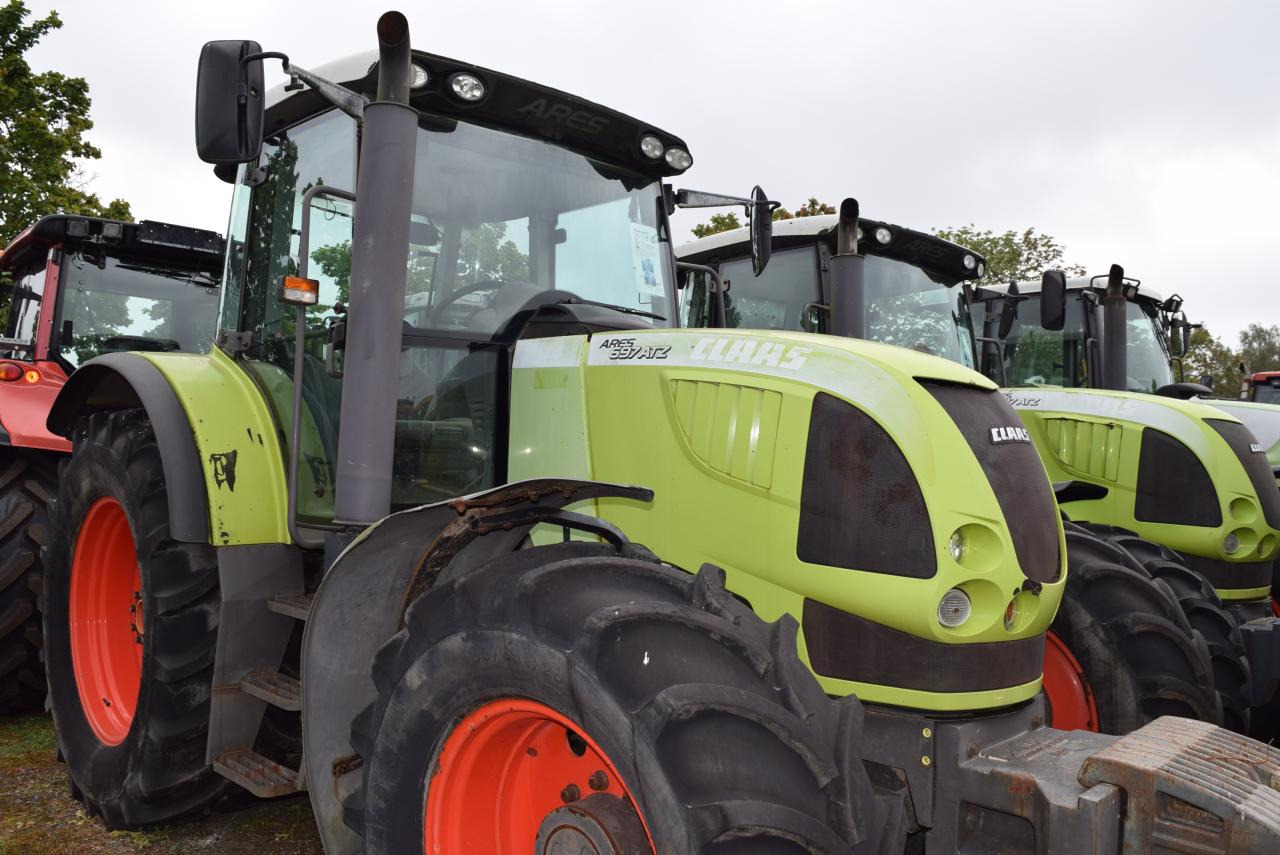 CLAAS Ares 697 ATZ - Tracteur agricole: photos 1 CLAAS Ares 697 ATZ - Tracteur agricole: photos 1