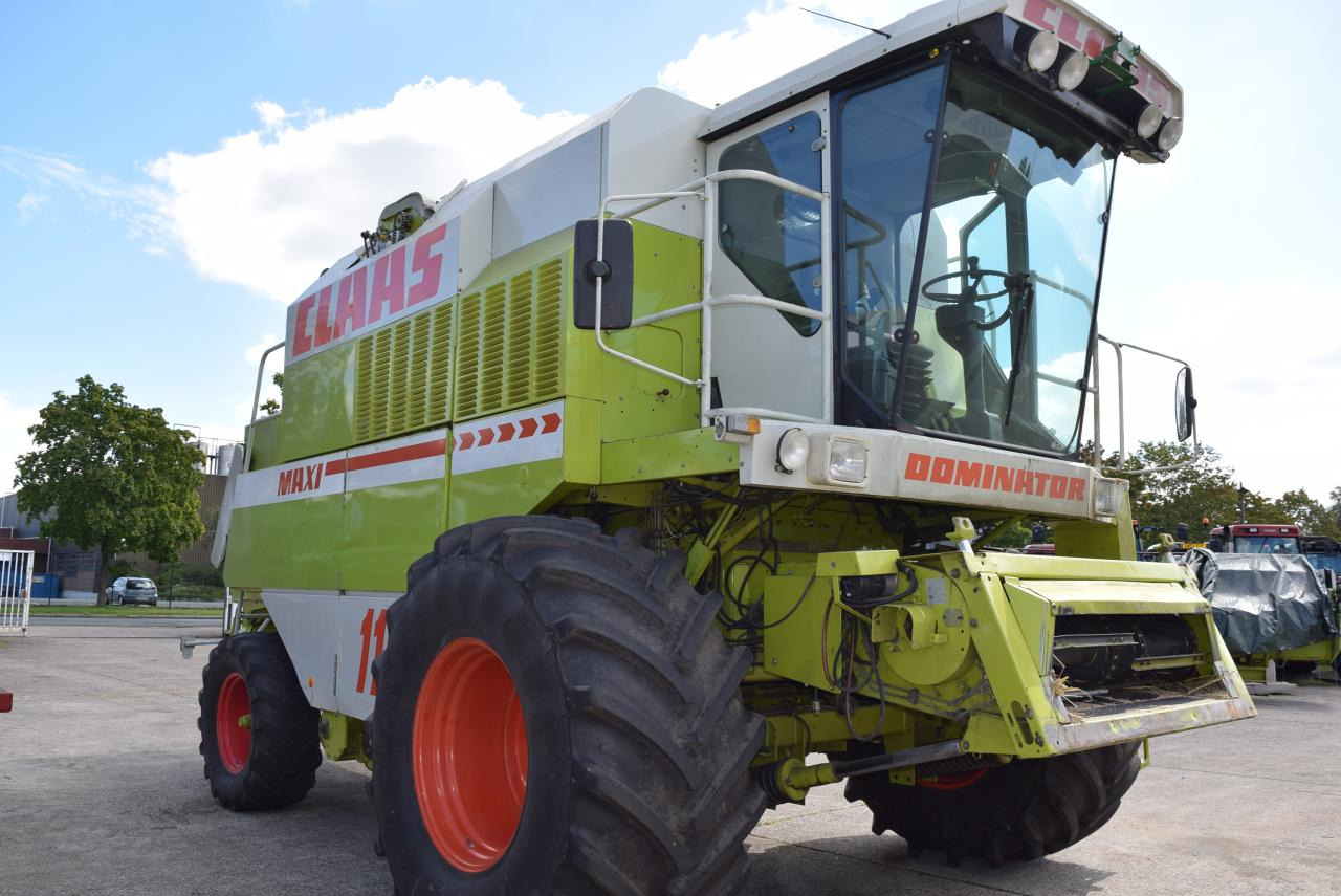 CLAAS Dominator 118 SL Maxi - Moissonneuse-batteuse: photos 1 CLAAS Dominator 118 SL Maxi - Moissonneuse-batteuse: photos 1
