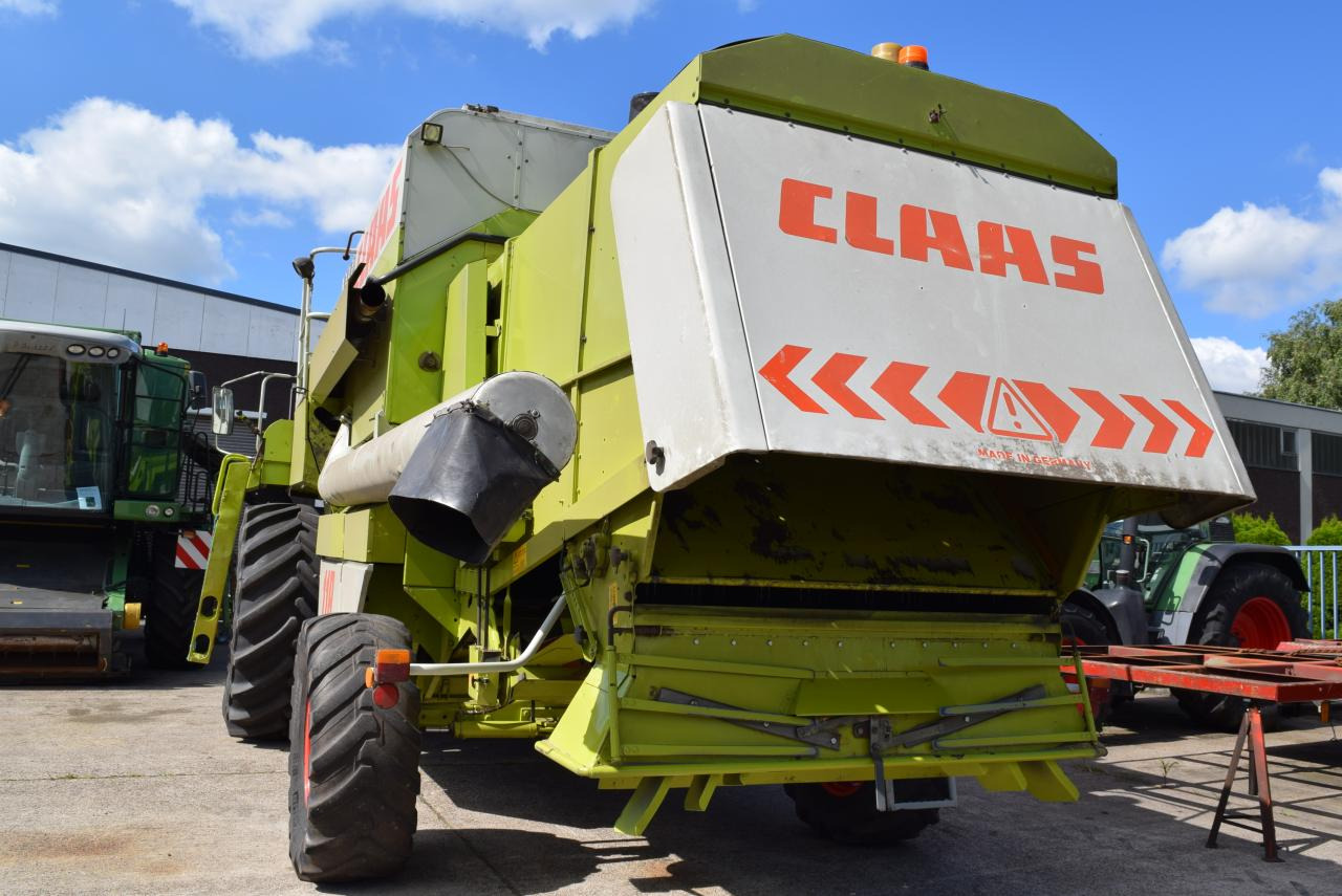 CLAAS Dominator 118 SL Maxi - Moissonneuse-batteuse: photos 4 CLAAS Dominator 118 SL Maxi - Moissonneuse-batteuse: photos 4