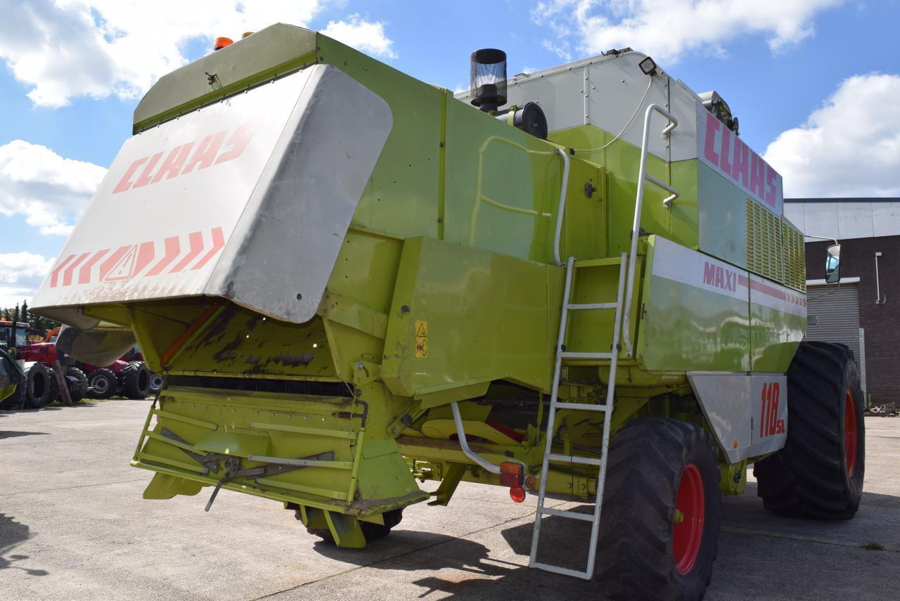 CLAAS Dominator 118 SL Maxi - Moissonneuse-batteuse: photos 3 CLAAS Dominator 118 SL Maxi - Moissonneuse-batteuse: photos 3