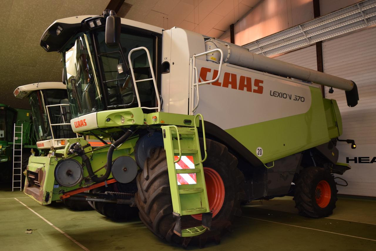 CLAAS Lexion 570 - Moissonneuse-batteuse: photos 1 CLAAS Lexion 570 - Moissonneuse-batteuse: photos 1