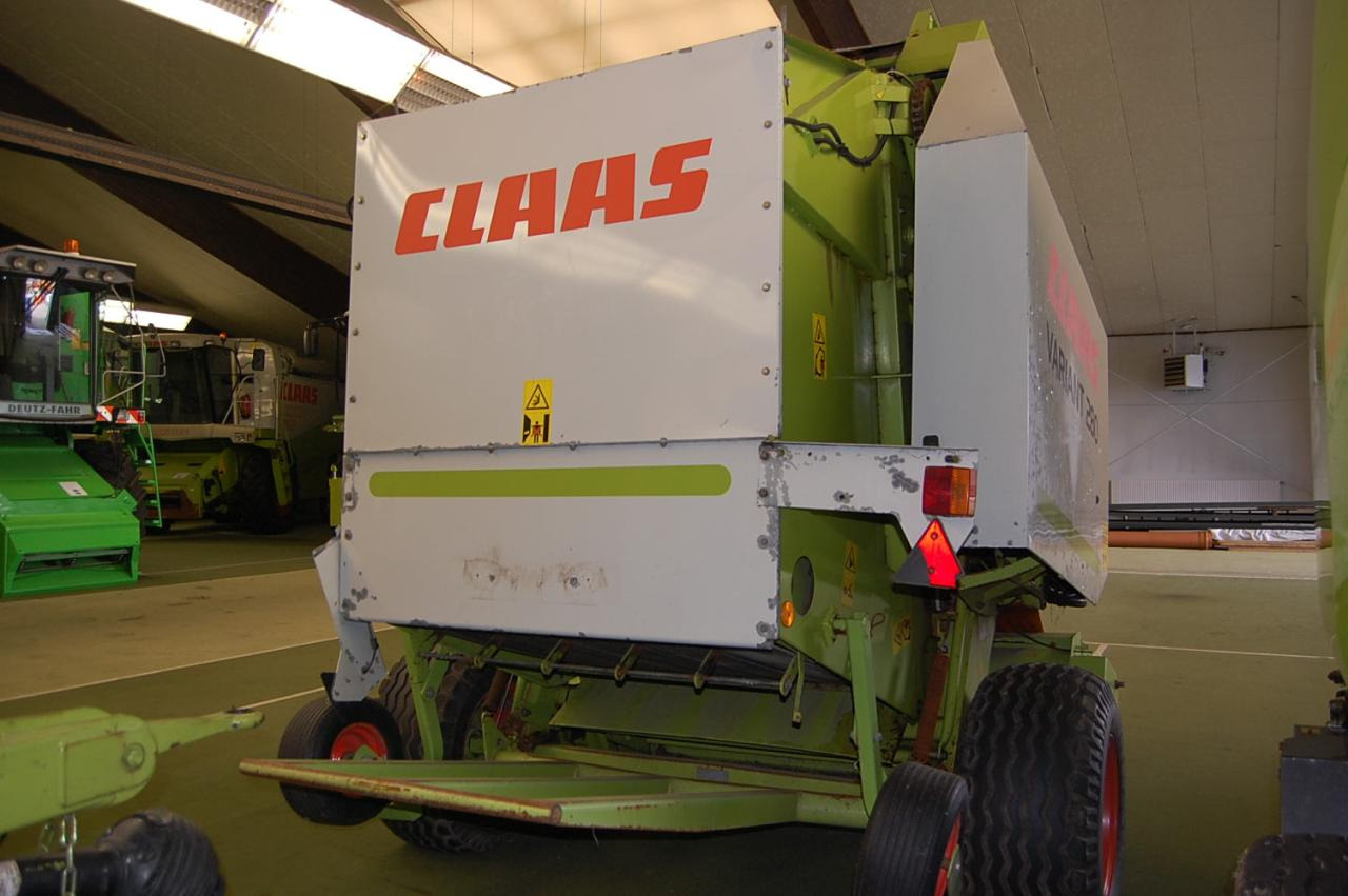 CLAAS Variant 280 - Presse à balles rondes: photos 3 CLAAS Variant 280 - Presse à balles rondes: photos 3