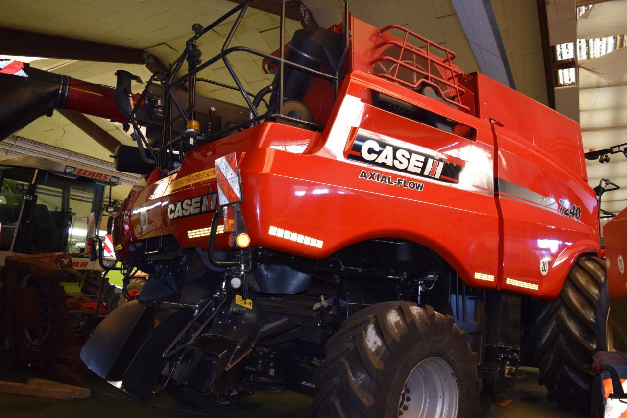 Case-IH 7240 Axial Flow - Moissonneuse-batteuse: photos 5 Case-IH 7240 Axial Flow - Moissonneuse-batteuse: photos 5