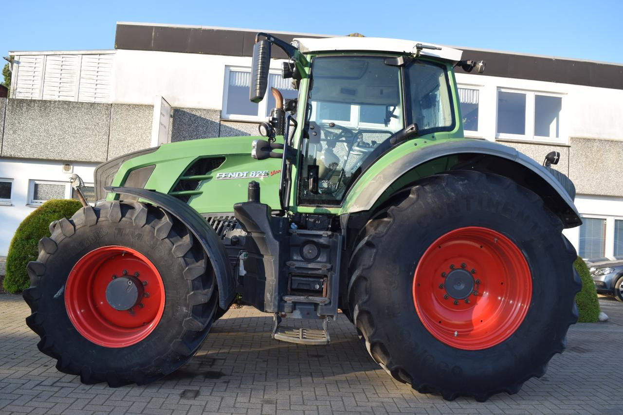 Fendt 826 Vario SCR - Tracteur agricole: photos 3 Fendt 826 Vario SCR - Tracteur agricole: photos 3