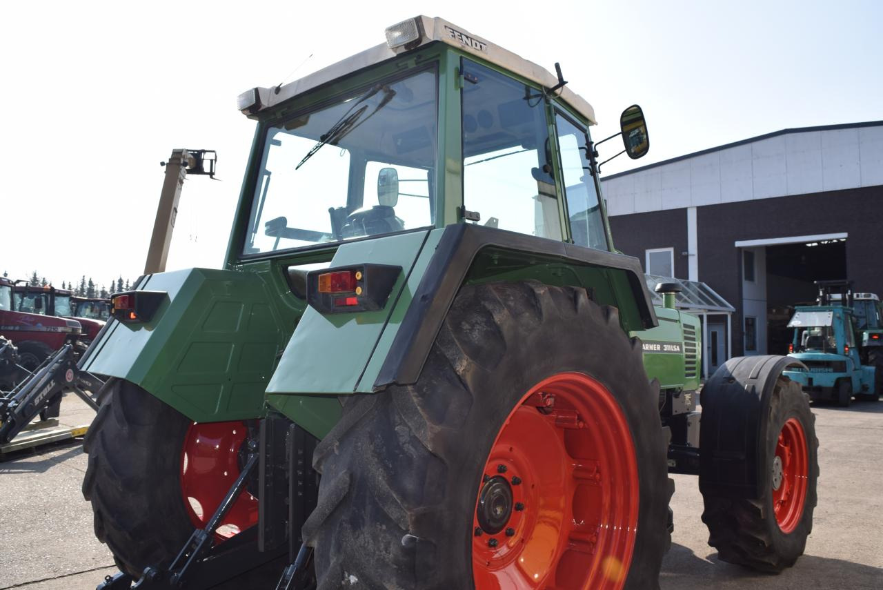 Fendt Farmer 311 LSA - Tracteur agricole: photos 3 Fendt Farmer 311 LSA - Tracteur agricole: photos 3