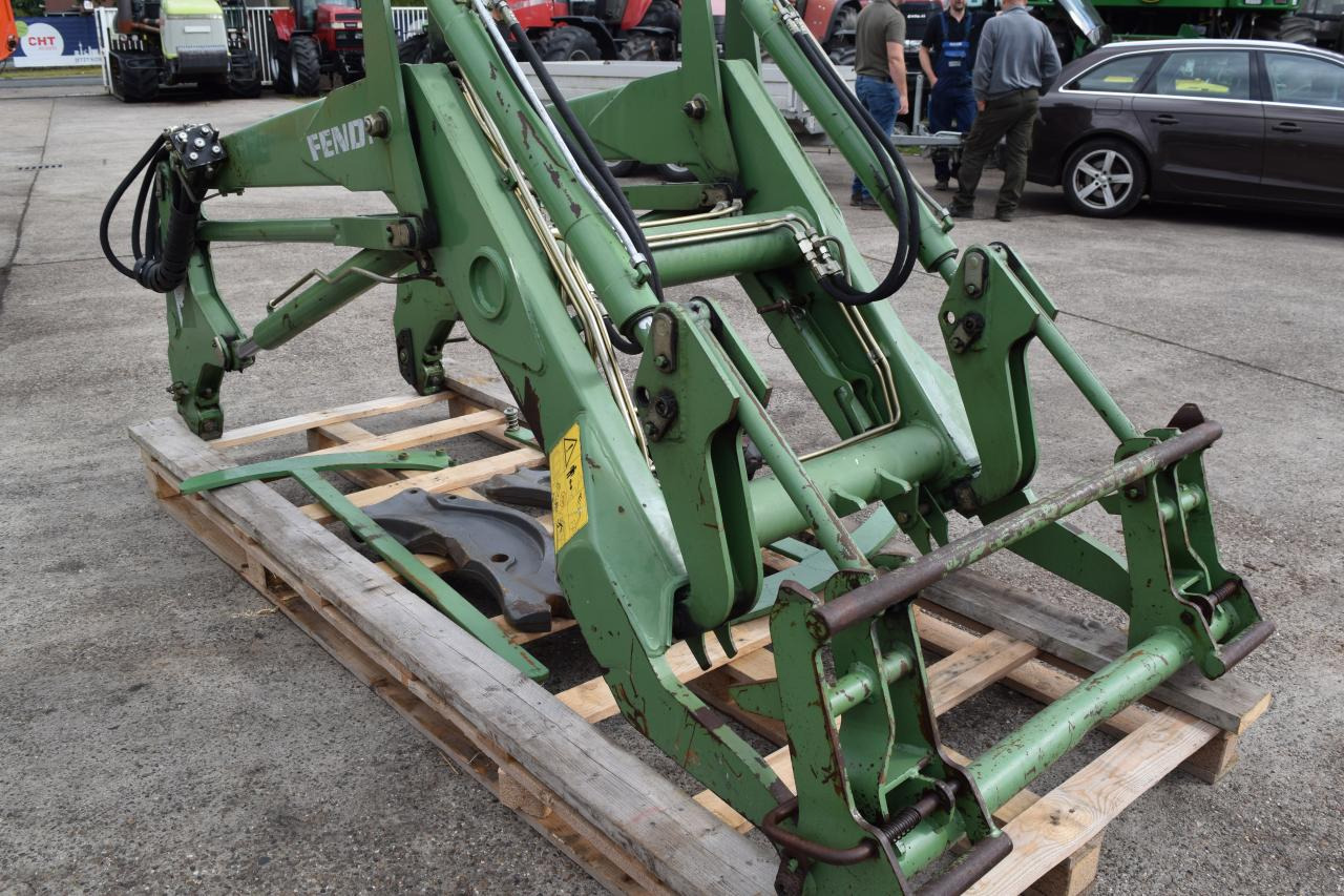 Fendt Frontlader für Serie 400 - Chargeur frontal pour tracteur: photos 5 Fendt Frontlader für Serie 400 - Chargeur frontal pour tracteur: photos 5