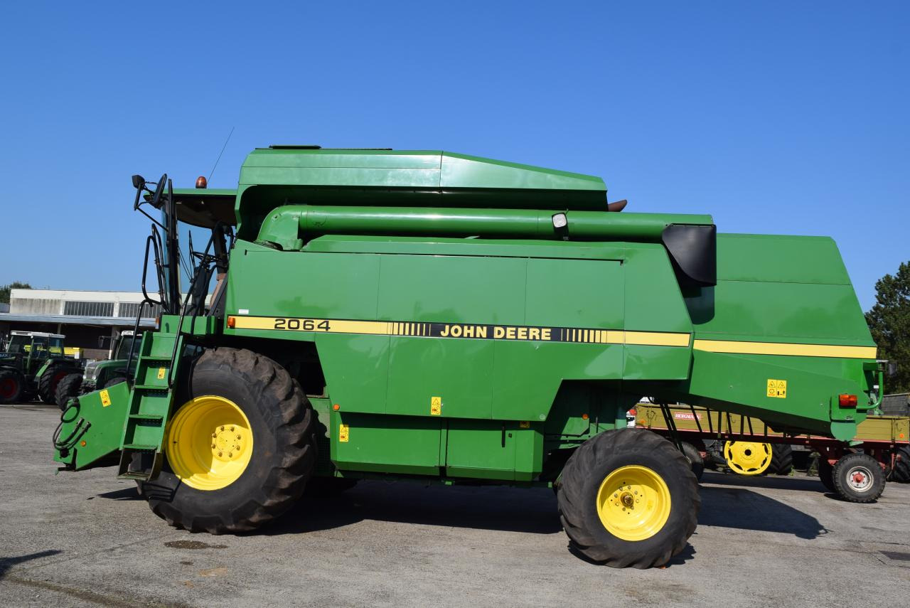 John Deere 2064 - Moissonneuse-batteuse: photos 1 John Deere 2064 - Moissonneuse-batteuse: photos 1