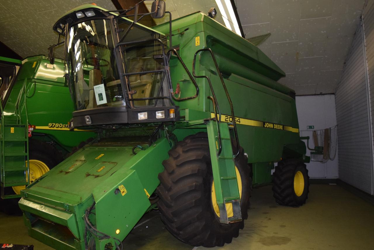 John Deere 2064 - Moissonneuse-batteuse: photos 4 John Deere 2064 - Moissonneuse-batteuse: photos 4