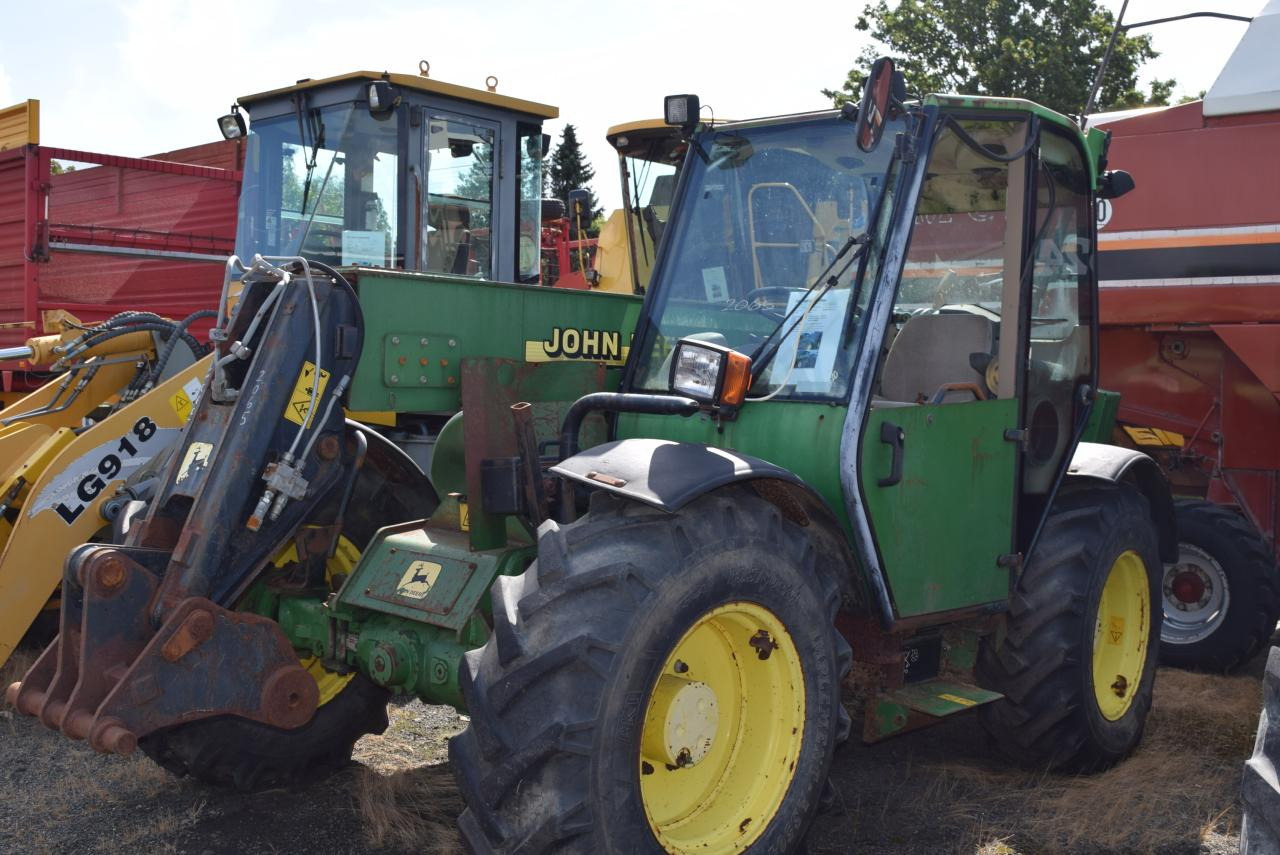 John Deere 3200 - Chariot télescopique: photos 1 John Deere 3200 - Chariot télescopique: photos 1