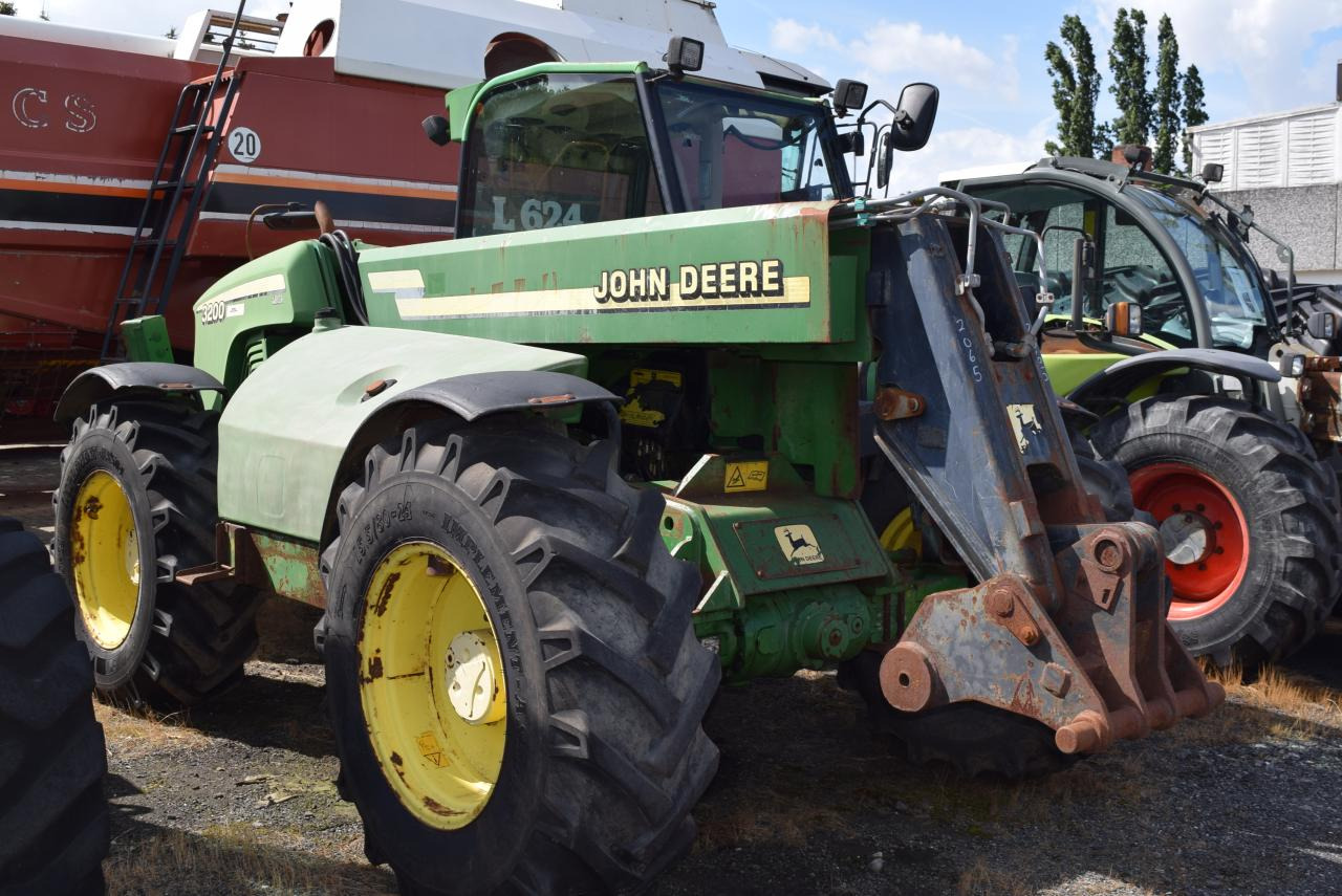 John Deere 3200 - Chariot télescopique: photos 2 John Deere 3200 - Chariot télescopique: photos 2
