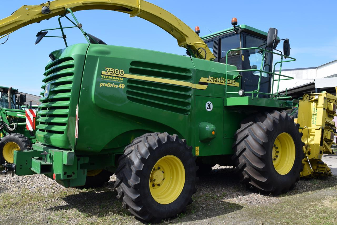 John Deere 7400 - Ensileuse: photos 4 John Deere 7400 - Ensileuse: photos 4