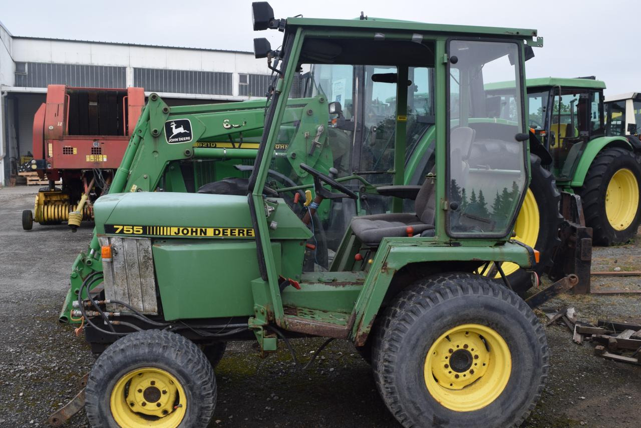 John Deere 755 - Tracteur agricole: photos 2 John Deere 755 - Tracteur agricole: photos 2
