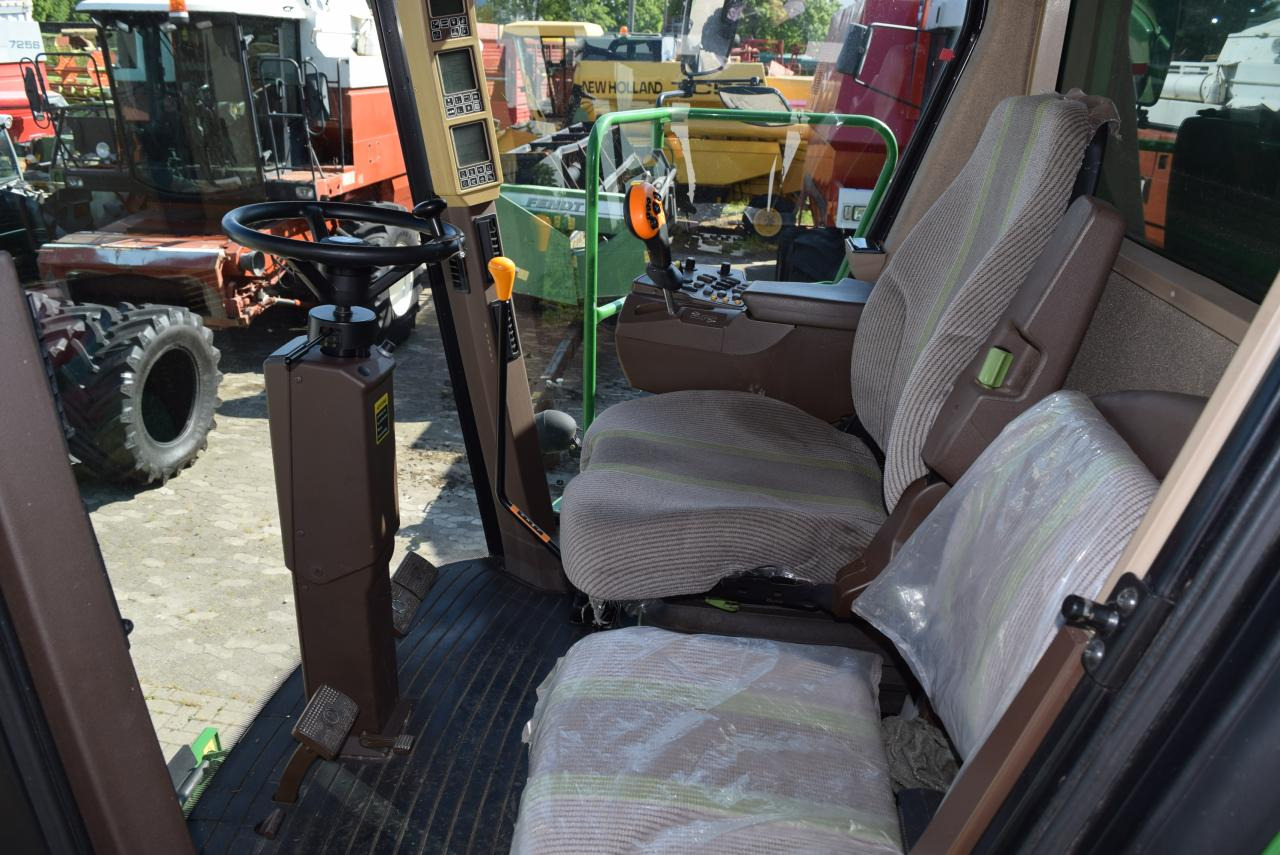 John Deere W 650 - Moissonneuse-batteuse: photos 5 John Deere W 650 - Moissonneuse-batteuse: photos 5