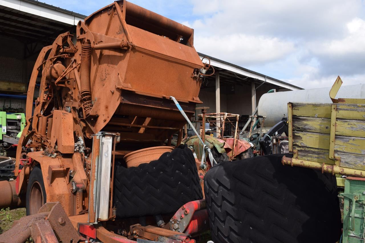 Lely Welger *zur Teileverwertung* - Presse à balles rondes: photos 5 Lely Welger *zur Teileverwertung* - Presse à balles rondes: photos 5