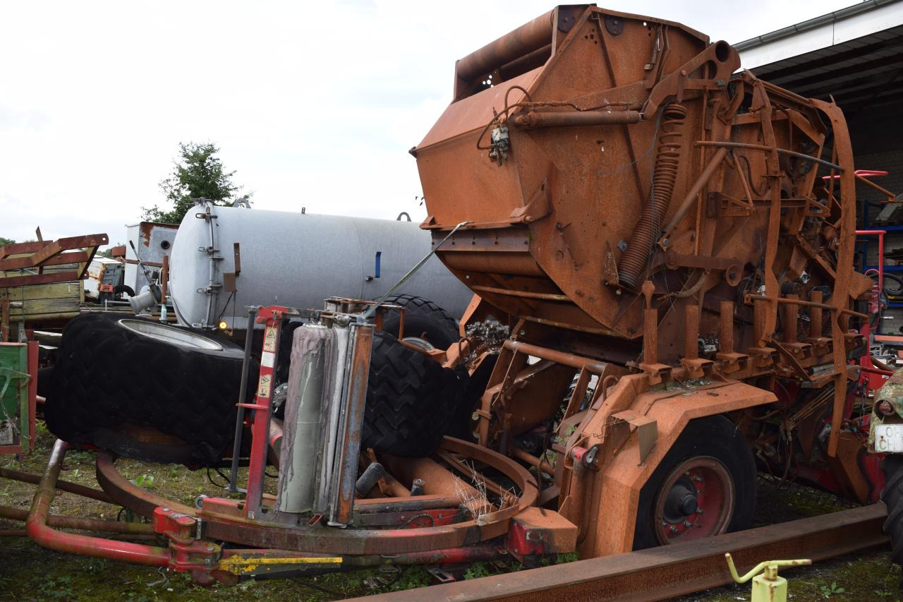 Lely Welger *zur Teileverwertung* - Presse à balles rondes: photos 3 Lely Welger *zur Teileverwertung* - Presse à balles rondes: photos 3