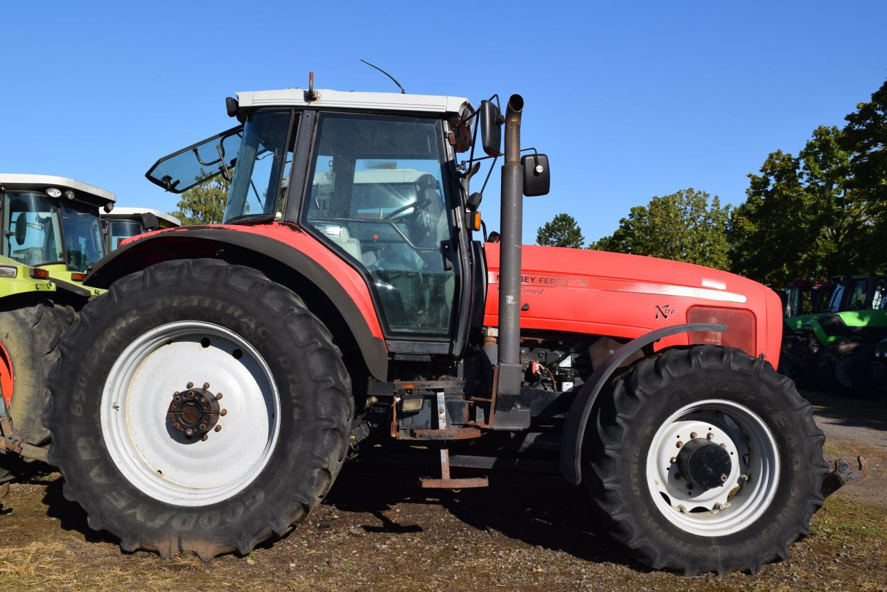 Massey Ferguson MF 8250 - Tracteur agricole: photos 3 Massey Ferguson MF 8250 - Tracteur agricole: photos 3