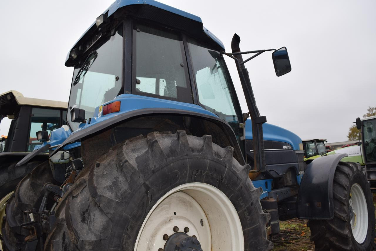New Holland 8670 TA - Tracteur agricole: photos 4 New Holland 8670 TA - Tracteur agricole: photos 4