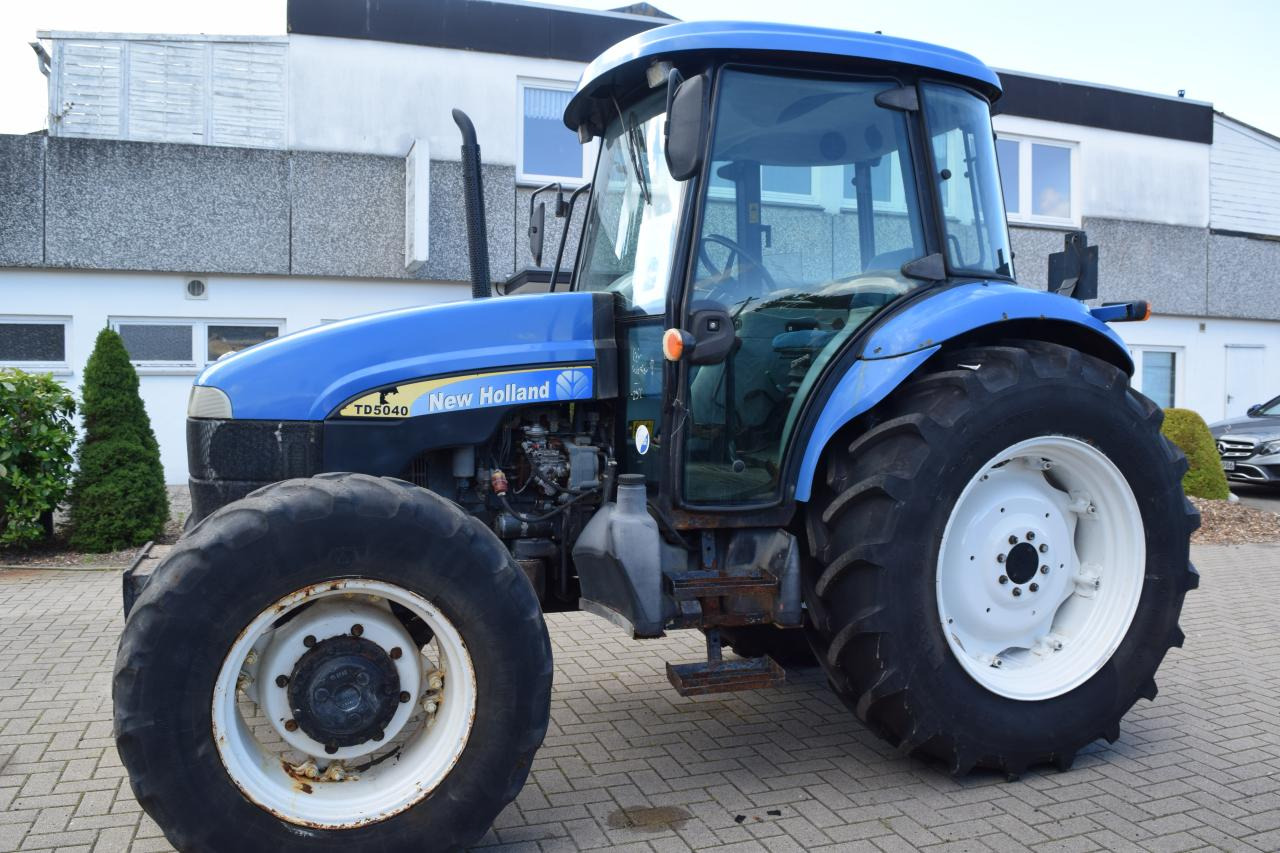 New Holland TD 5040 - Tracteur agricole: photos 1 New Holland TD 5040 - Tracteur agricole: photos 1