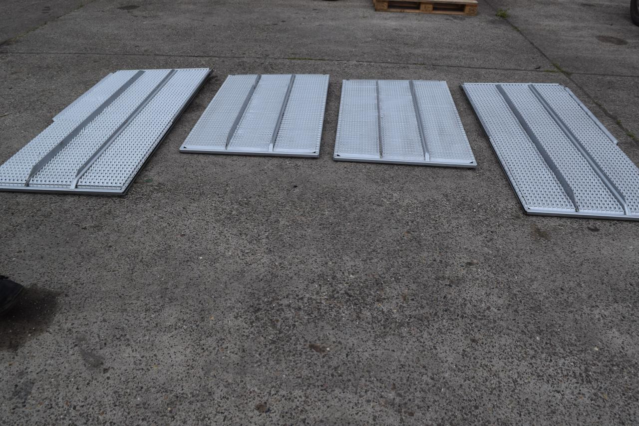 CLAAS Siebe für Claas - Pièces de rechange pour Machine agricole: photos 3 CLAAS Siebe für Claas - Pièces de rechange pour Machine agricole: photos 3