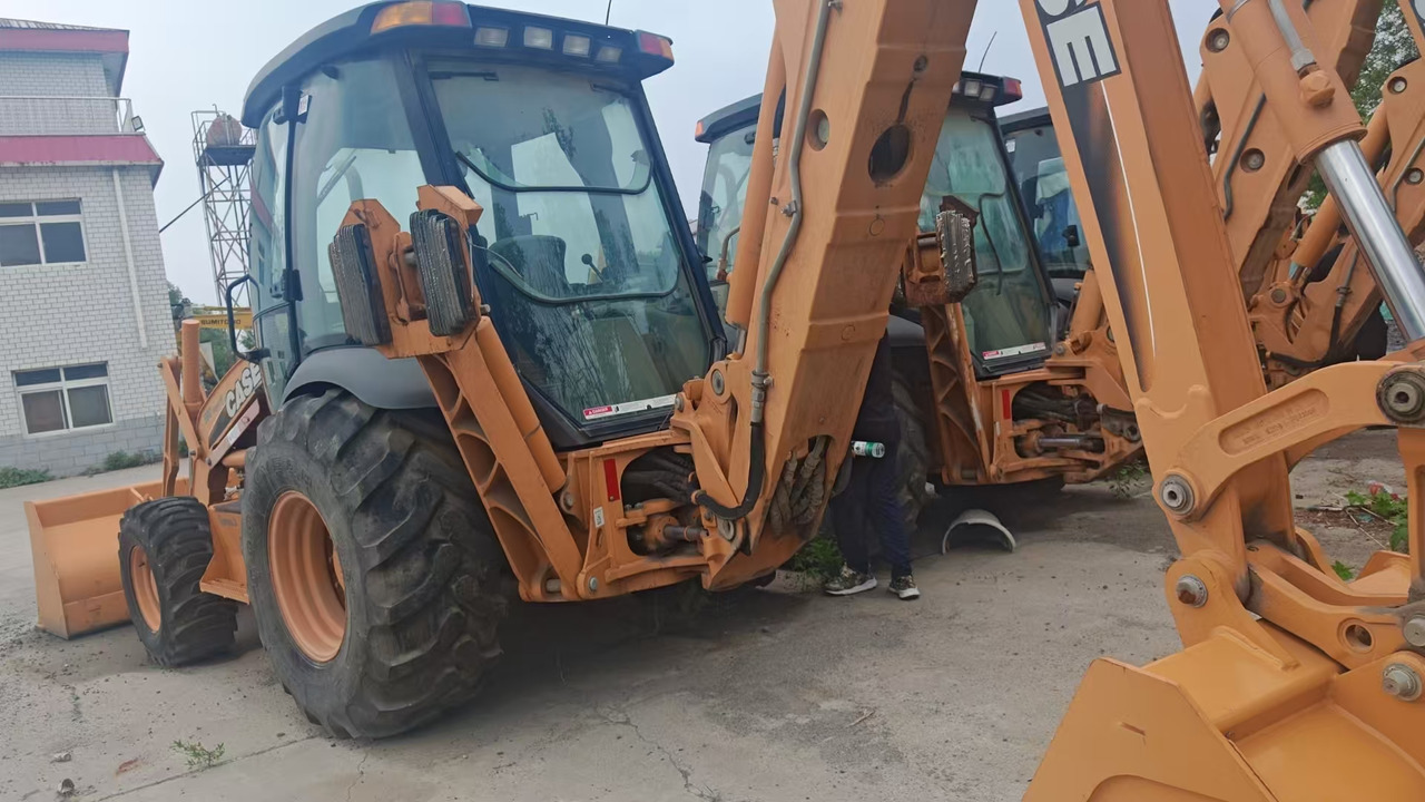 CASE 590 - Tractopelle: photos 3 CASE 590 - Tractopelle: photos 3