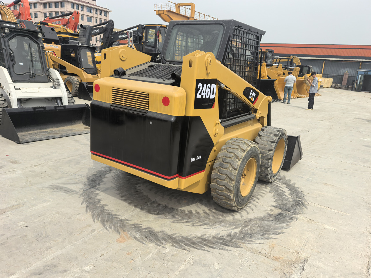 CAT 246D - Mini chargeuse: photos 5 CAT 246D - Mini chargeuse: photos 5