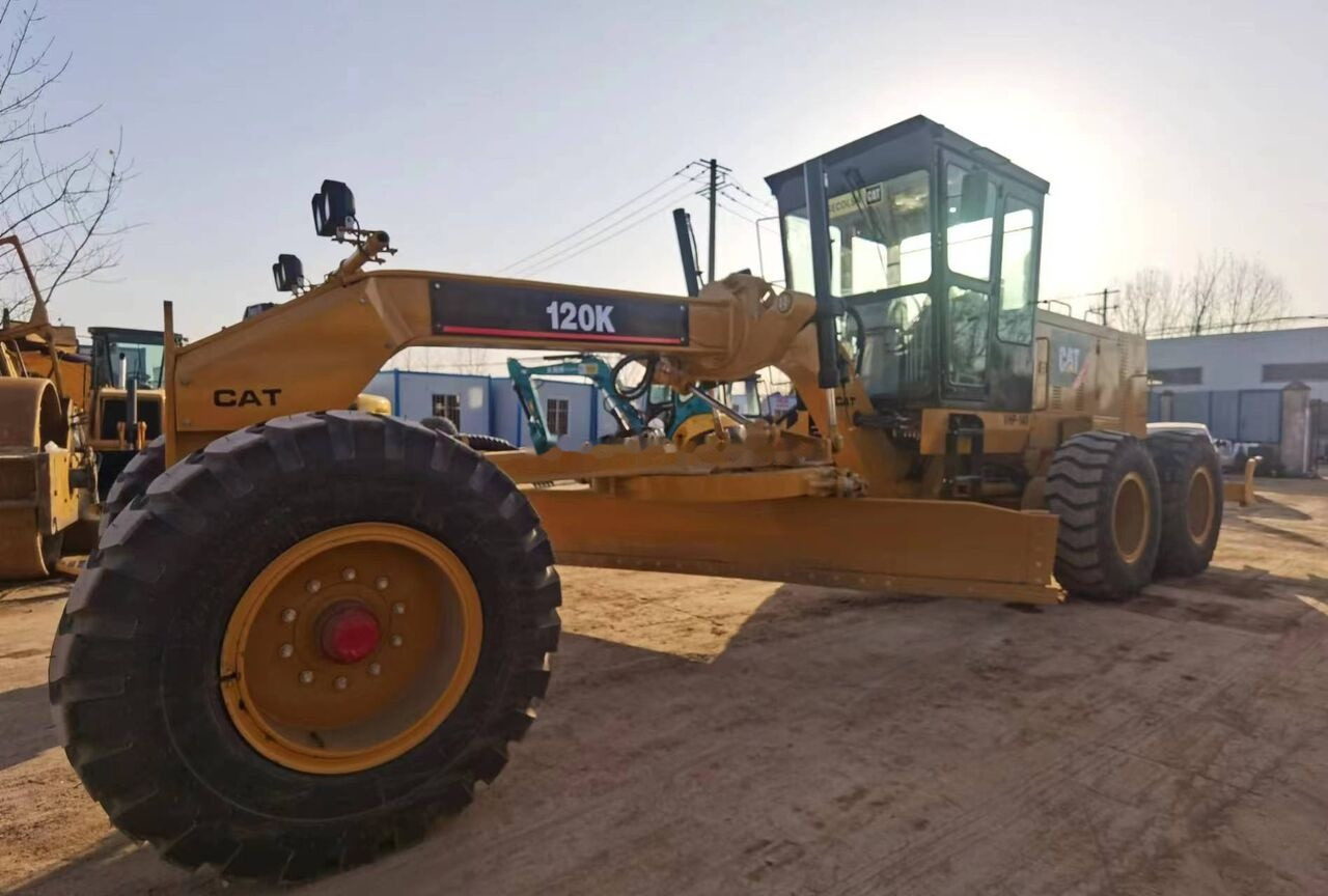 Caterpillar 120K - Niveleuse: photos 3 Caterpillar 120K - Niveleuse: photos 3