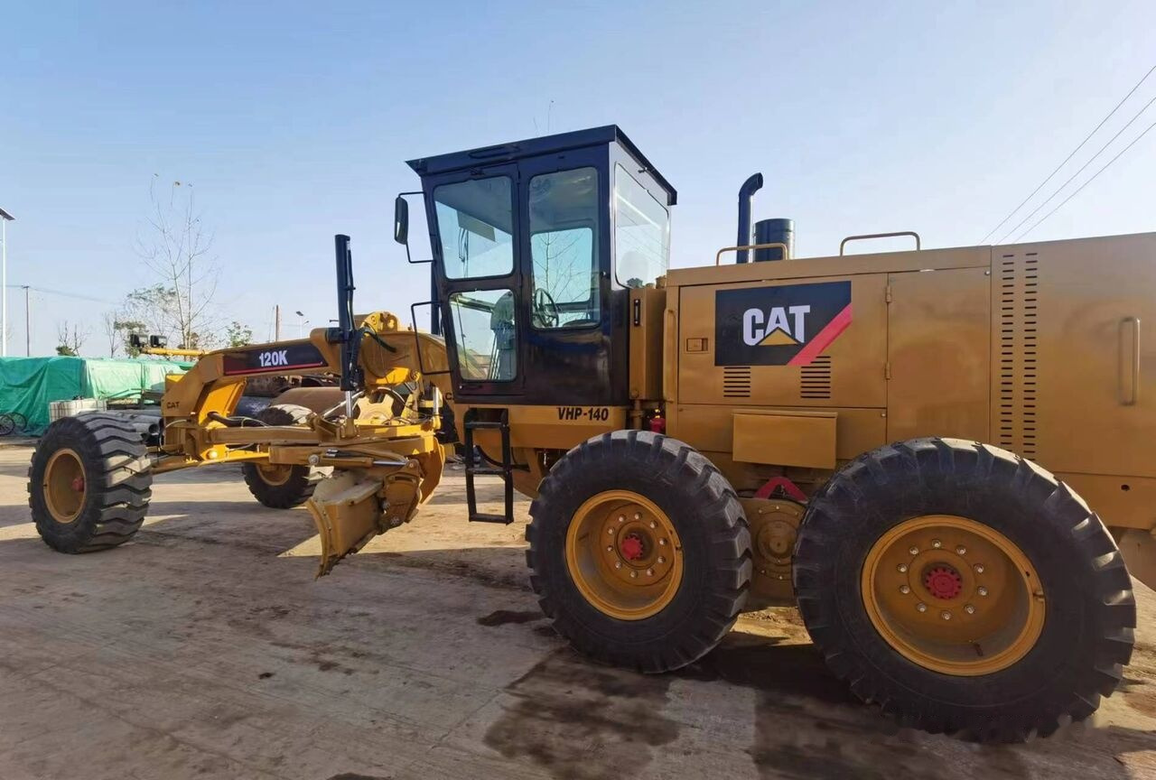 Caterpillar 120K - Niveleuse: photos 2 Caterpillar 120K - Niveleuse: photos 2