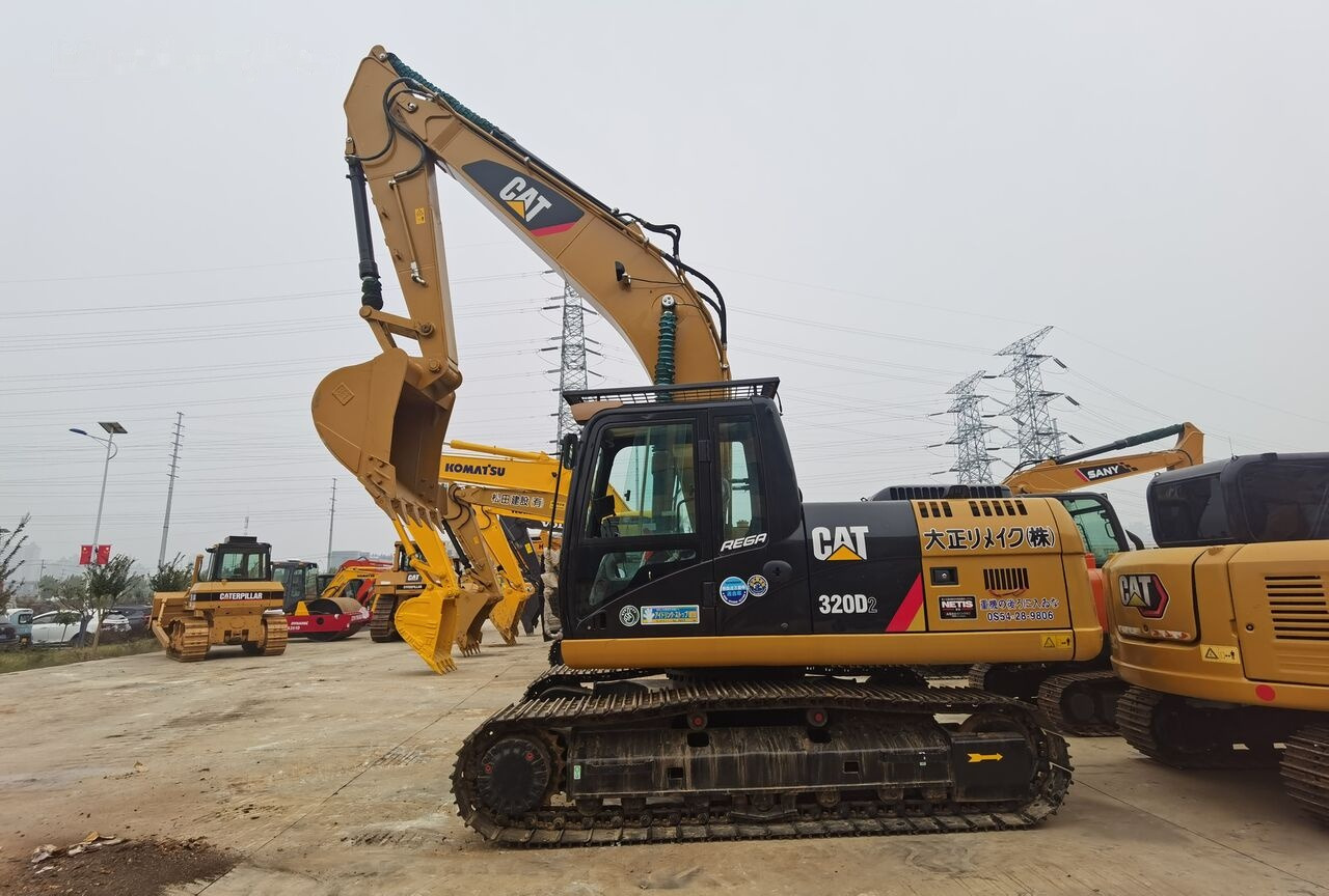 Caterpillar 320D2 - Pelle sur chenille: photos 1 Caterpillar 320D2 - Pelle sur chenille: photos 1