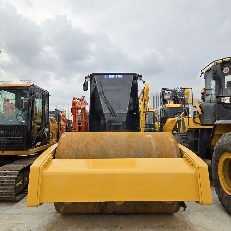 Caterpillar CS76 - Compacteur à pieds de mouton/ Monocylindre: photos 3 Caterpillar CS76 - Compacteur à pieds de mouton/ Monocylindre: photos 3