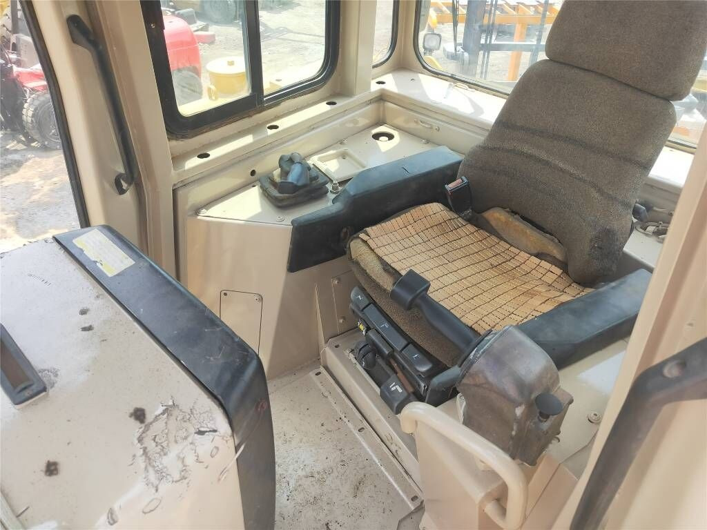 Caterpillar D 6 R - Bulldozer: photos 3 Caterpillar D 6 R - Bulldozer: photos 3
