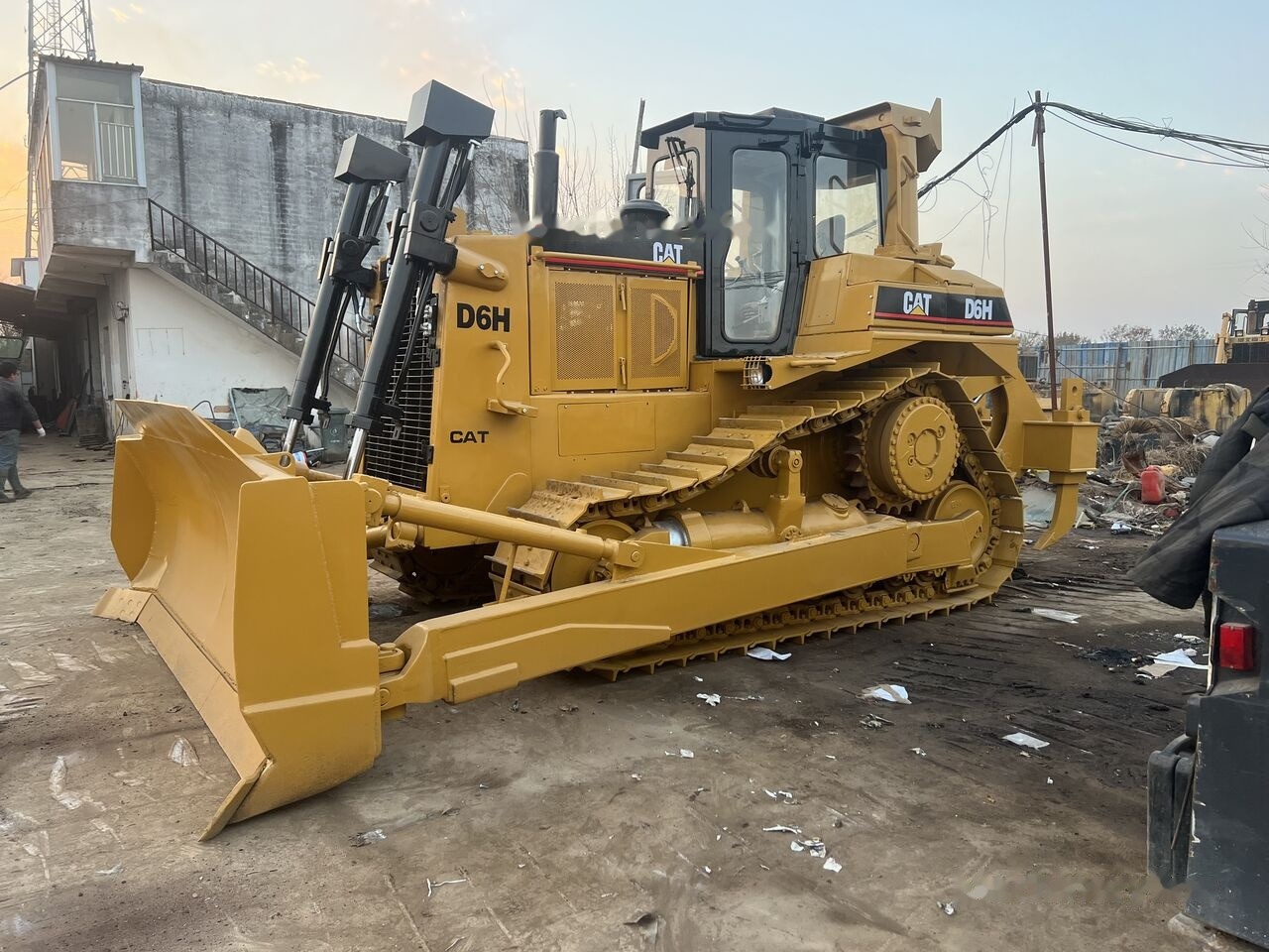 Caterpillar D6H - Bulldozer: photos 2 Caterpillar D6H - Bulldozer: photos 2